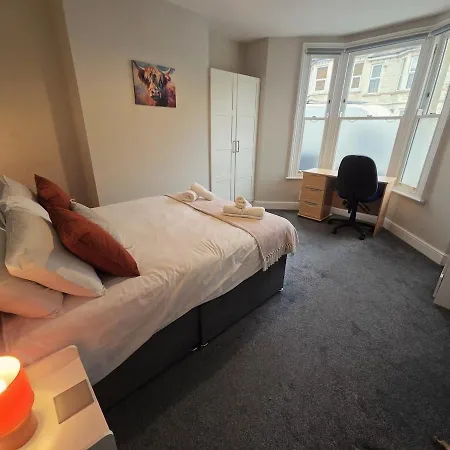 Douglas House By Cliftonvalley Feriehus